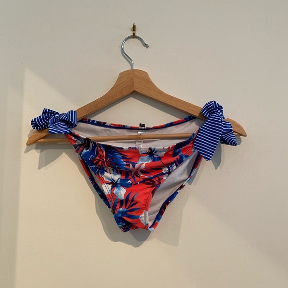 Top + bottom matching bikini - Picture 2 of 2